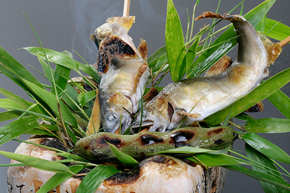 7月～8月末：鮎の塩焼き