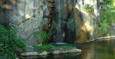 常盤ヶ池の滝